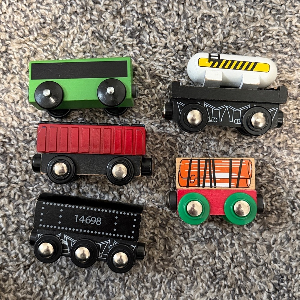 Wooden Magnet Trains - Picture 2 of 9